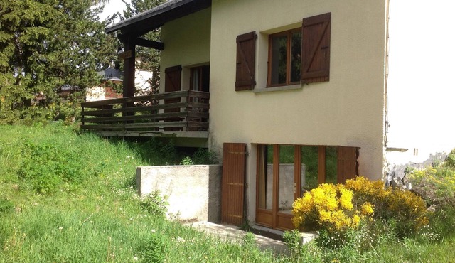 cottage in a quiet residential area on raised ground pine
