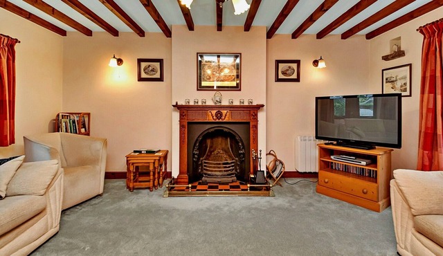 Cottage in Alstonefield near Peak District Trails