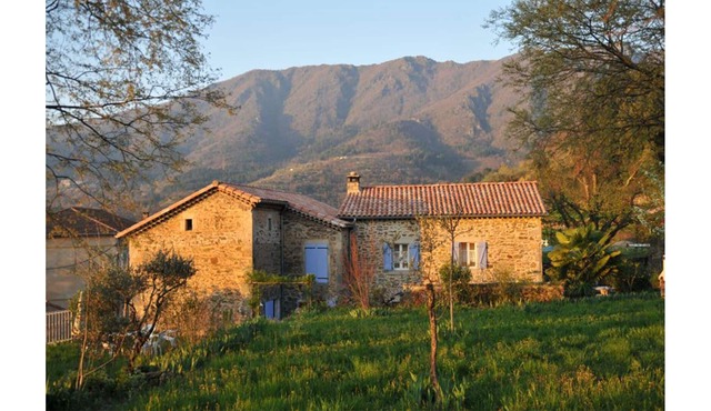 Cottage in Ardèche at the foot of greenhouse Bar