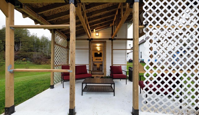 Cottage in Ardoch North Frontenac Ompah fishing boat ruffed deck dock solarium