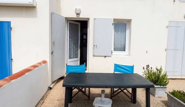 Cottage in Barbâtre, 30m from the beach for 4 pers