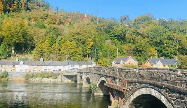 Cottage in beautiful Welsh valley setting, 3 bedroom, outside space