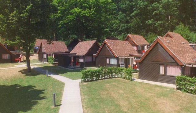 Cottage in Bitche with Heated Pool