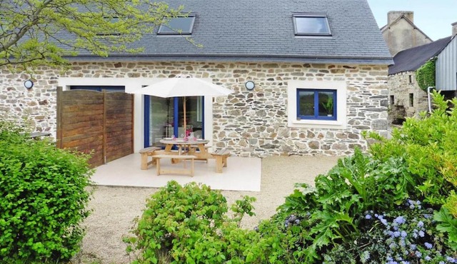 Cottage in Brittany with Stunning Sea Views