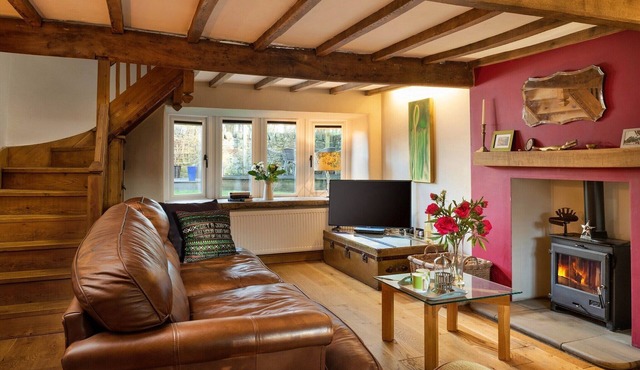 Cottage in Buxton near Peak District Trails