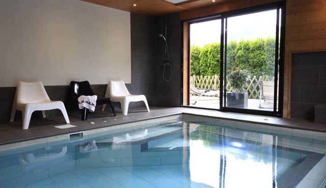 Cottage in chalet with indoor pool jacuzzi sauna hammam