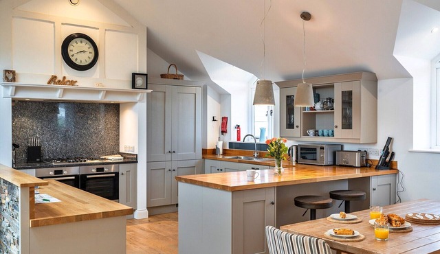 Cottage in Cornwall with Sea Views & BBQ