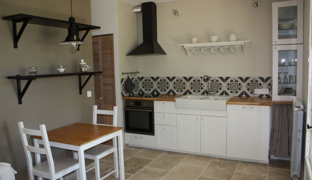 cottage in provencal farmhouse, 2 minutes from Pernes