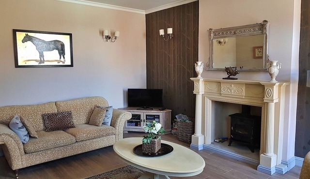 Cottage in UK with Garden & Tennis Court