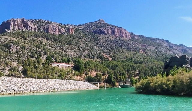 Cottage in hamlet with fireplace, hiking, biking, starry skies, very healthy