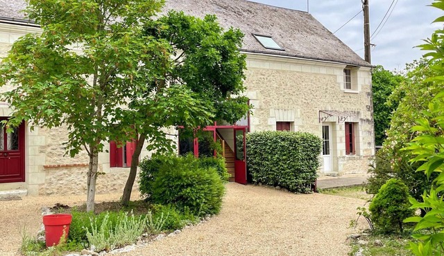 Cottage in Luzillé with private garden and air conditioning