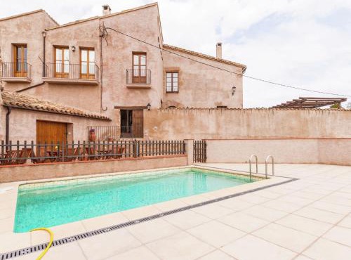 Cottage in Maians with Sea View & Pool