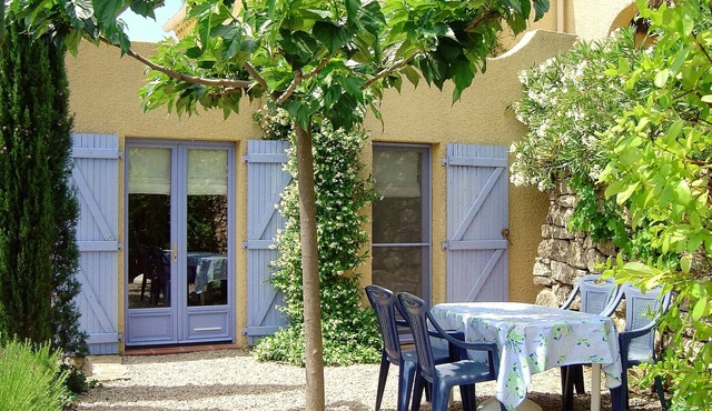 Cottage in Mediterranean park, superb view over the valley, near Lac du Salagou