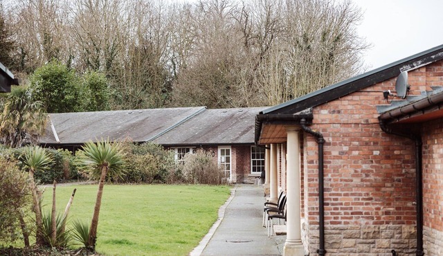 Cottage in Netley Hall with Scenic Trails