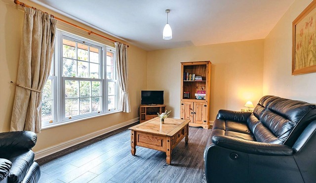 Cottage in Netley Hall with Scenic Trails