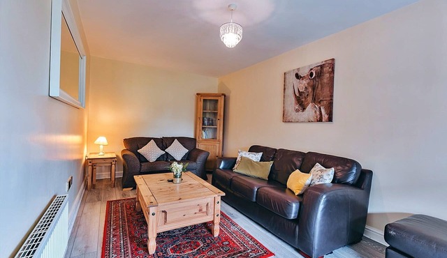 Cottage in Netley Hall with Scenic Trails