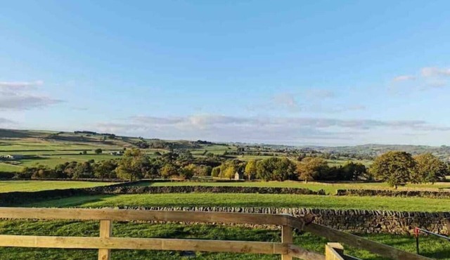 Cottage in Nidderdale (Curlew)