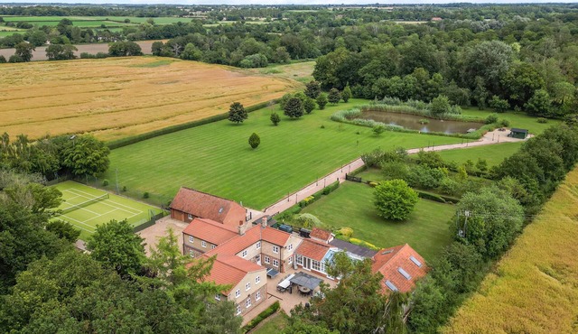 Cottage in Norfolk sleeps 23 - private pool, fishing lake, hot tub ref 99008SC