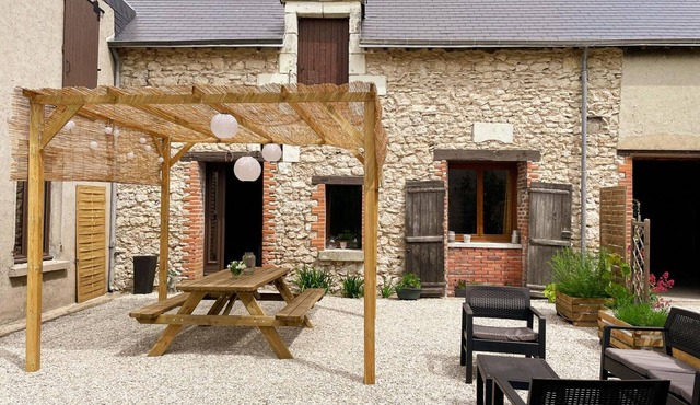 Cottage in Oisly near Loire Castles with Parking and Pets Welcome