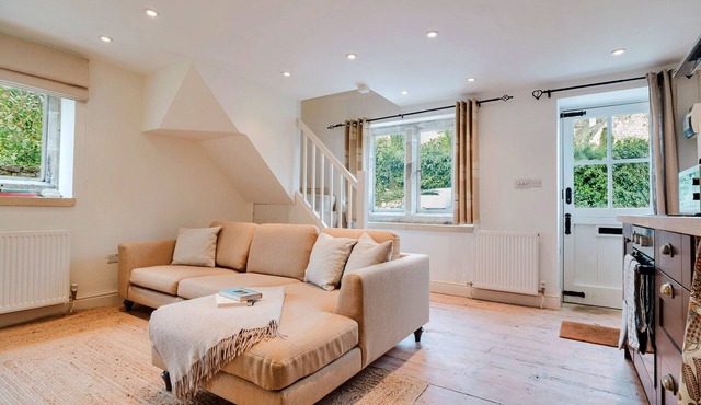 Cottage in Painswick near Cotswold Way