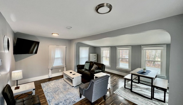 Cottage in Portage Lakes! Close to everything!