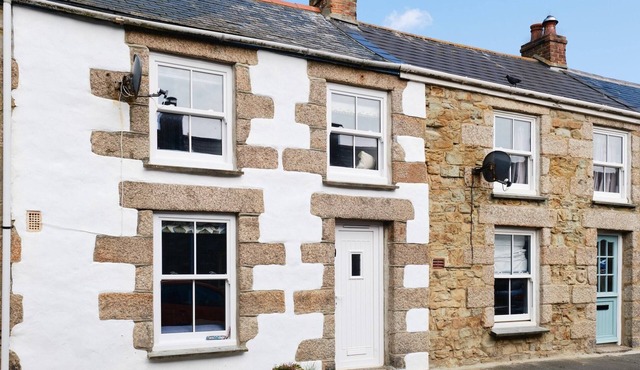 Cottage in Porthleven near Sandy Beach