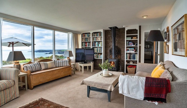 Cottage in Praa Sands with Stunning Sea Views