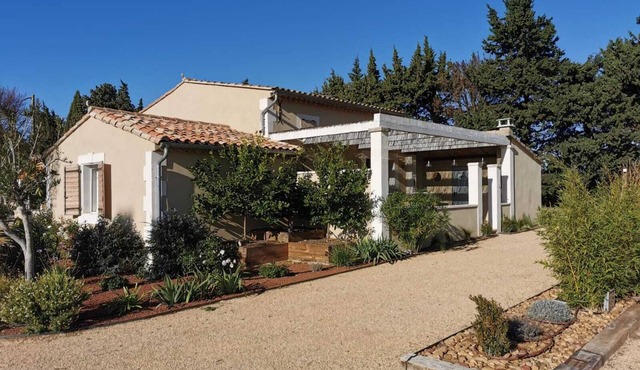Cottage in Provence in the heart of the Alpilles for 4 to 6 people