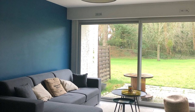 Cottage in residence with view on a private park