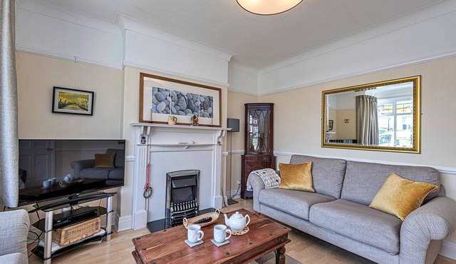 Cottage in Rhos-on-Sea near Sandy Beach