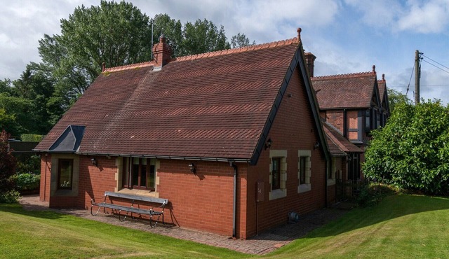Cottage in Shropshire with Private Hot Tub