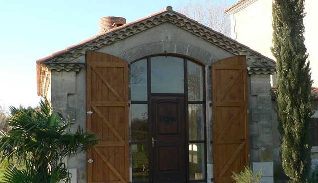 cottage in the camargue on the edge of the small rhone