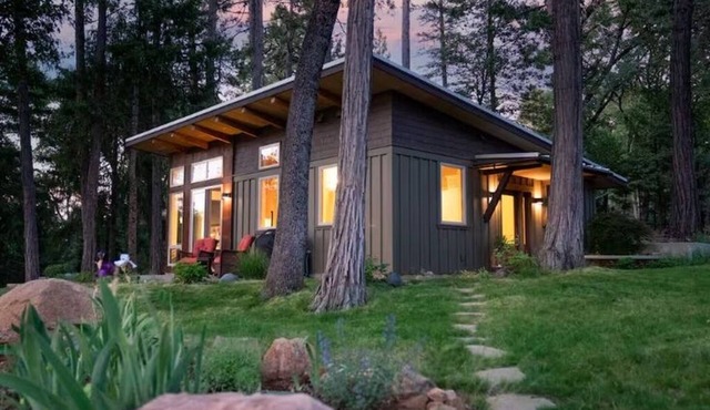 Cottage in the Cedars
