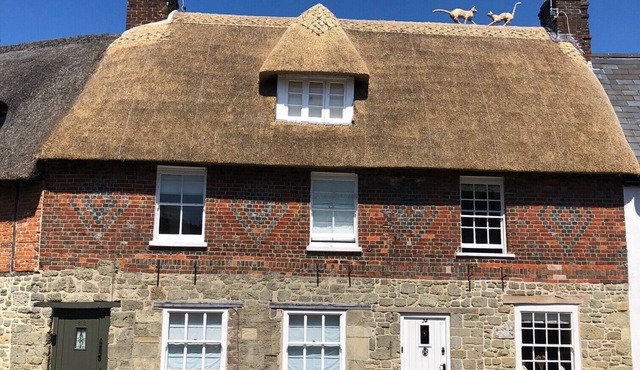 Cottage in the centre of Shaftesbury sleeps 4/5