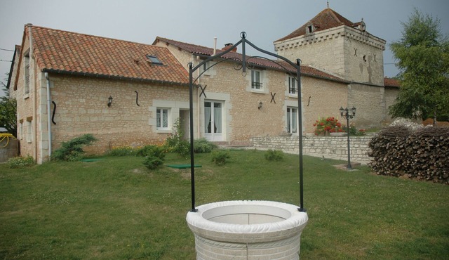 Cottage in the small Miltière, St. Christopher. 40 min from Futuroscope