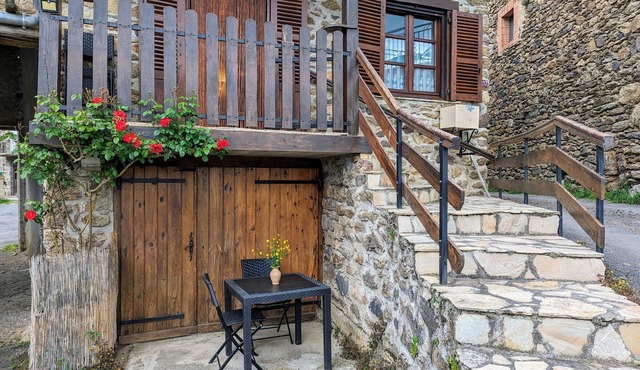 Cottage in the heart of the medieval village of Saint-Ilpize