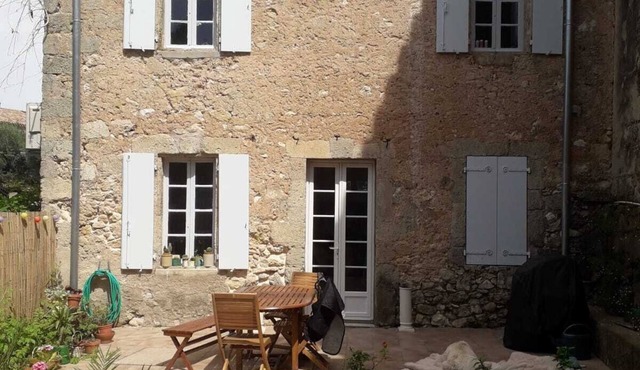 Cottage in the heart of the village of Capestang on the Canal du Midi