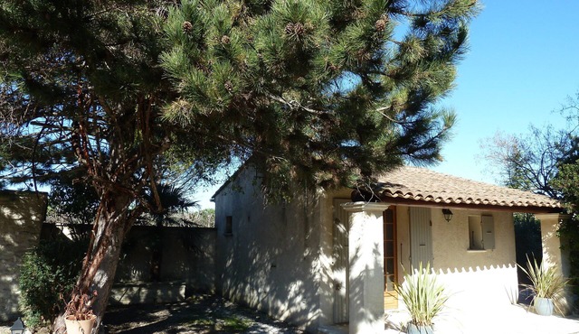 COTTAGE IN THE HEART OF LUBERON