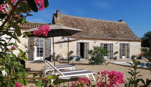 Cottage in the heart of Périgord (Tournesol) with heated swimming pool