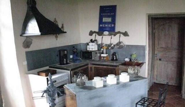 Cottage in the heart of Gascony, historic site of the Chateau de Lamothe Bezat