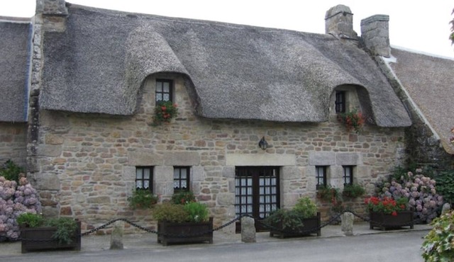 Cottage in the heart of the village of Kerascoët.