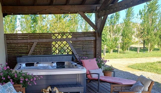 Cottage in the Landes countryside