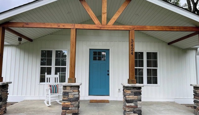 Cottage in the Pines! Charming 2-bedroom bungalow in White Pine