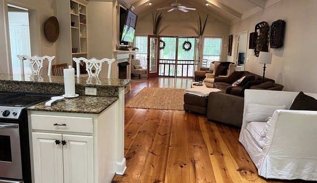 Cottage In The Woods, Lots Of Wildlife, Gated, And Paved, And Very Private,