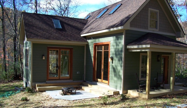 Cottage in the Woods near Wintergreen Resort and Blue Ridge Parkway