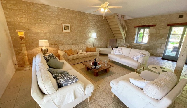 Cottage in Touraine with private pool, spa and WiFi