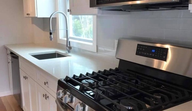 Cottage in Westhampton Beach; Walk & Bike to Town & Beaches