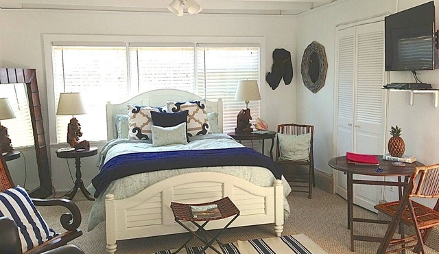 Cottage Is All New & Charming, Steps to the Beach.updated 2025