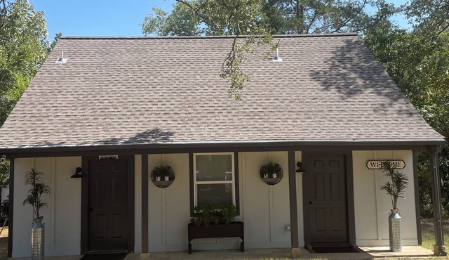 Cottage just 30 minutes from Texas A&M, 15 minutes from Premiere baseball field