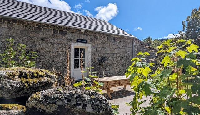 Cottage “L'École Buissonnière de Mazalibrand”: Mountain View, Private Terrace & Garden